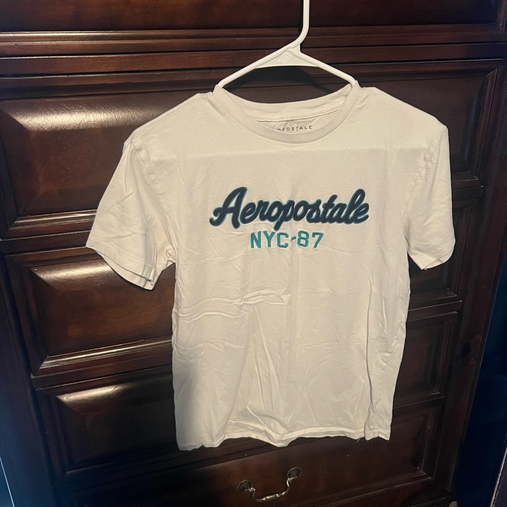 Aeropostale White Graphic T-Shirt